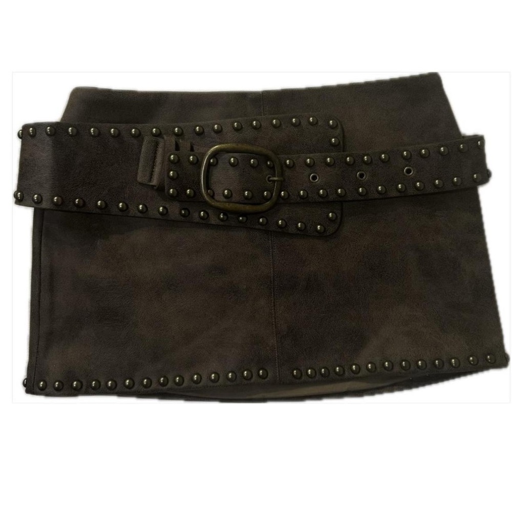 A Vintage Fit leather mini skirt.